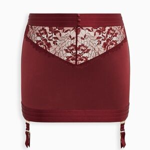 NWT Torrid Garter skirt